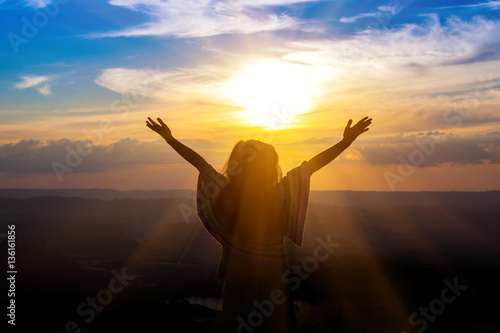 Women Thank God on the mountain Tableau sur Toile