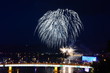 Feuerwerk über der Linzer Niebelungenbrücke