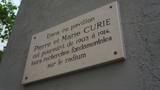 Fototapeta Paryż - Curie Maria i Pierre pamiatkowa tablica na laboratorium w Paryżu