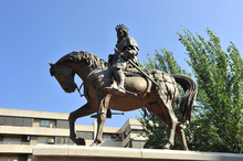 Estatua De Juan II, Paseo De Pablo Picasso En Ciudad Real, España