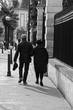 © CHRISTOPHE - Couple se baladant dans les rue d'Enghien les bains