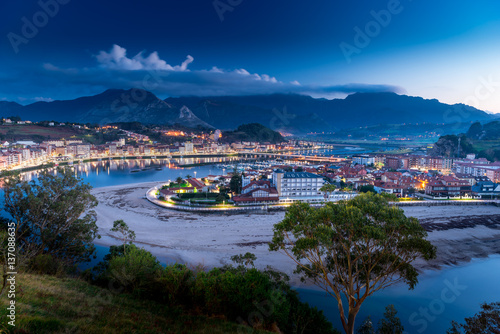 Panoramic view of the city of Ribadesella Obraz na płótnie