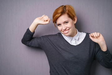 Poster - frau tanzt vor freude