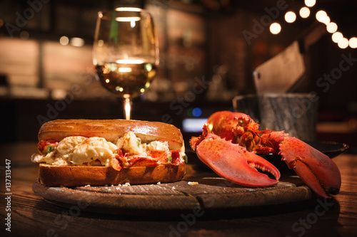 Fotomural Lobster and lobster sandwich served with wine