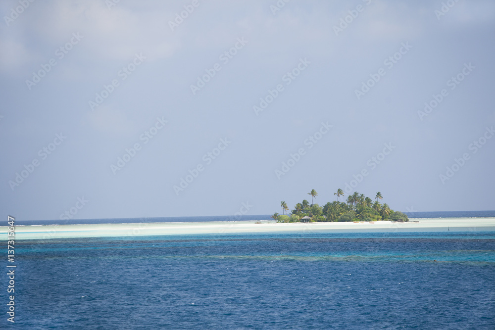 Photo Art Print île Isolée Sur Une Belle Plage