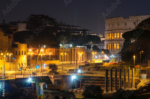 forum-romanum-nocny-widok