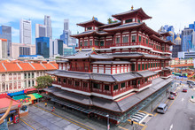 Singapore - December 4, 2016 : Buddha Tooth Relic Temple, Located In China Town. The Temple Is Build With Tang Dynasty Style.