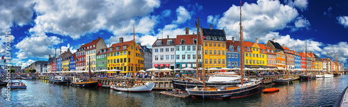 Photo Colorful houses at Nyhavn, Copenhagen, Denmark