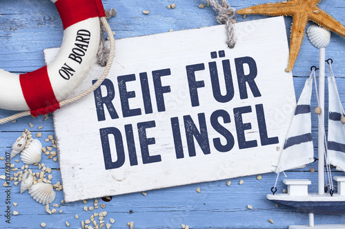 Reif für die Insel Postkarte mit maritimer Dekoration kaufen Sie