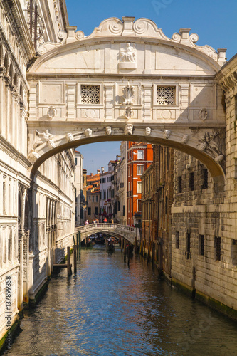 Fototapeta na wymiar Bridge of Sighs Vertical