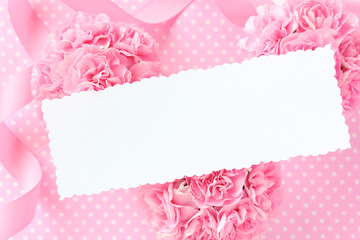Fotomurales - Empty card on Pink carnation bouquet with pink ribbon
