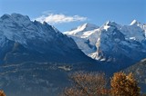 Fototapeta Góry - Schneeberge: Schwarzhorn, Wildgärst, und Faulhorn, schneebedeckt im Herbst im Berner Oberland, Schweiz