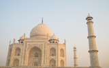 Fototapeta Kosmos - Scenic Taj Mahal temple
