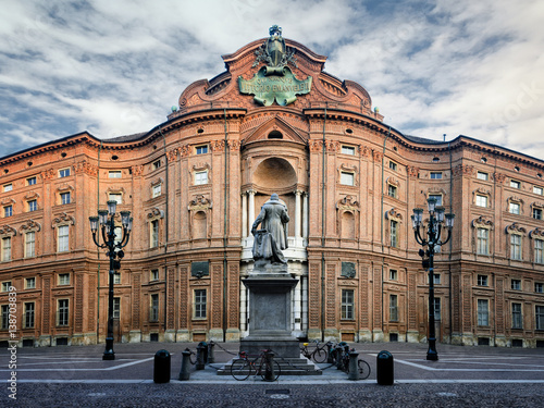 Fotografía Piazza Carignano, one of the main squares of Turin (Italy) with Palazzo Carignan