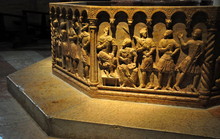 Taufbecken In Der Taufkapelle Des Doms Santa Maria Matricolare In Verona