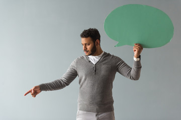 Wall Mural - Afro American guy with speech bubble