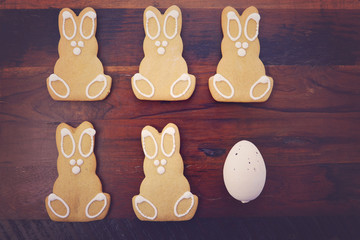 Wall Mural - Happy Easter gingerbread cookie bunnies