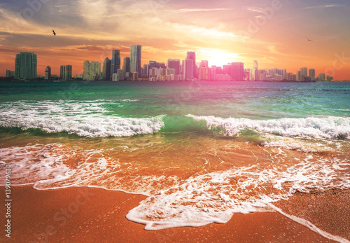 Plakat Skyline Miami, Floryda o zachodzie słońca