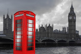 Fototapeta Londyn - Rote Telefonzelle vor Big Ben.