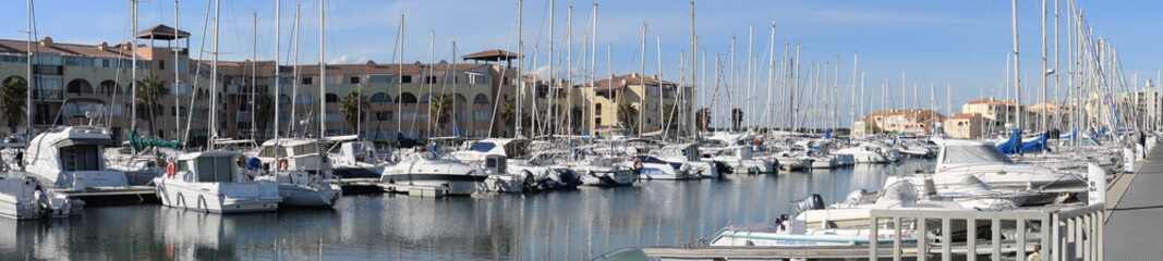 Wall Mural - Panoramique : Port-Leucate, Aude, le port.