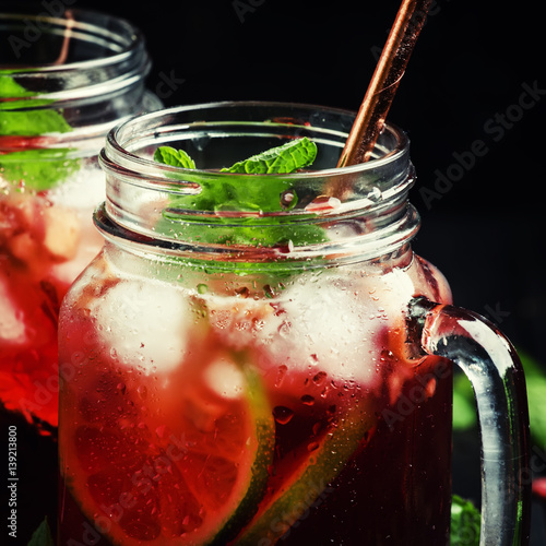herbata-na-letnie-dni-mrozona-herbata-w-sloiku