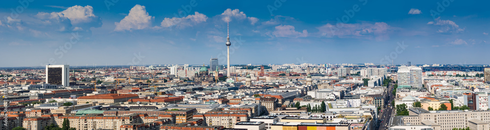Obraz na płótnie Beautiful panorama of the skyline of Berlin w salonie