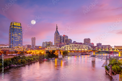 Fotomural Nashville, Tennessee downtown skyline at twilight