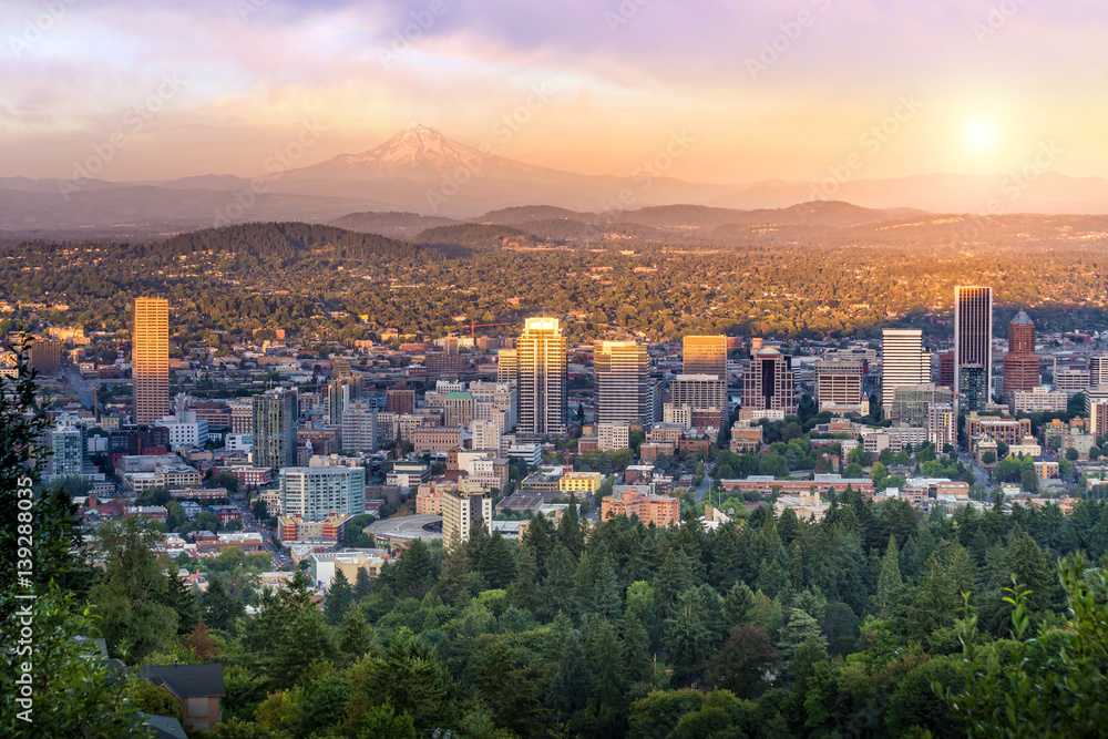 Downtown Portland, Oregon at sunset - obrazy, fototapety, plakaty 