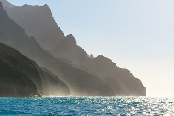 Silhouette of amazing Na Pali coast in Kauai island, Hawaii