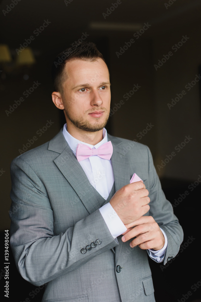 grey suit and pink dress Grey Suit with Pink Dress Shirt Outfits (29 ideas & outfits)