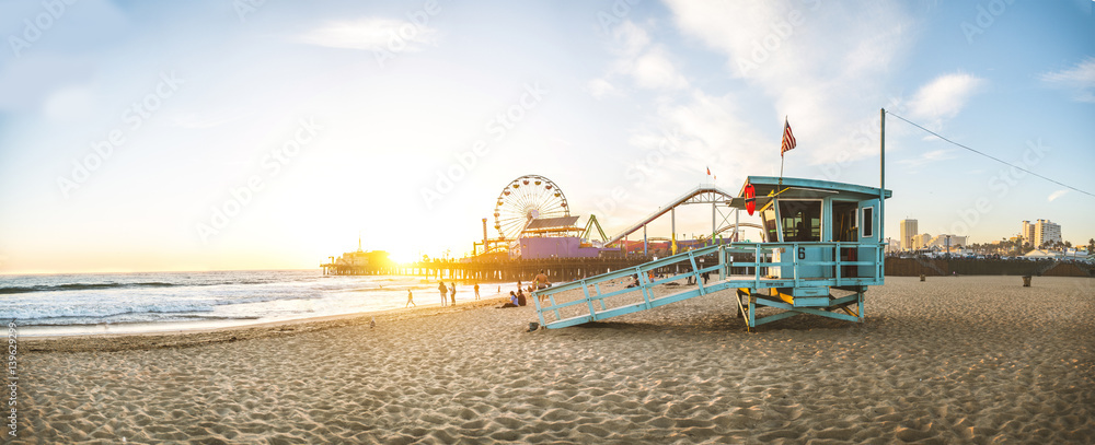 Santa Monica pier at sunset - obrazy, fototapety, plakaty 
