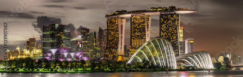 Blockoutstoffe - Singapore Skyline and view of Marina Bay (von boule1301)