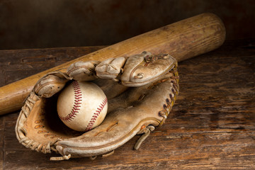 Leather baseball glove