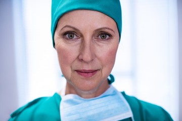 Canvas Print - Portrait of female surgeon standing in operation theater