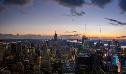 Wall Mural - Aerial view of Manhattan Skyline at sunset - New York, USA