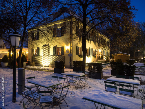 Biergarten Aumeister Im Winter Zur Blauen Stunde Englischer