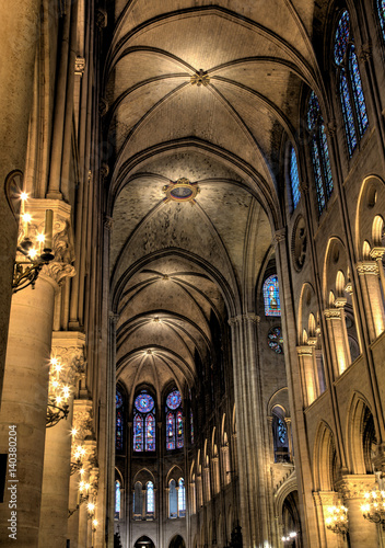 Zdjęcie XXL Wnętrze katedry notre dam paris, francja