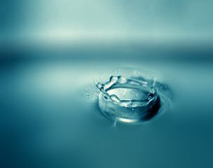 Poster - Water drop, crown and splash