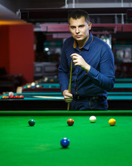 Wall Mural - Ball and Snooker Player