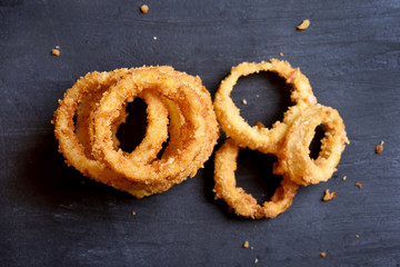 Wall Mural - Onion rings, top view