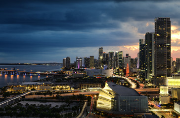Fototapete - Miami downtown at night