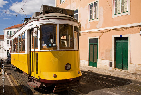 Zdjęcie XXL Historyczny tramwaju samochód ww centrum Lisbon, Portugalia