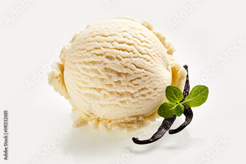 Cuadros en Lienzo Scoop of Vanilla Ice Cream with Vanilla Beans