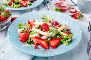 Poster - Spargelsalat mit erdbeeren