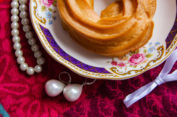 Ring puff on a pink table 2