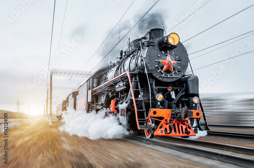 Zdjęcie XXL Rocznik czerni parowej lokomotywy pociągu pośpiechu kolej