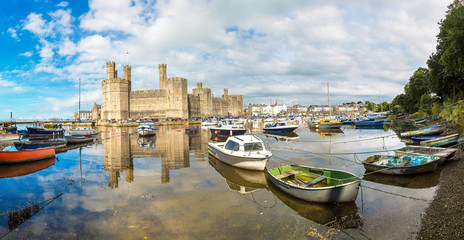 Wall Mural - Caernarfon Castle in Wales