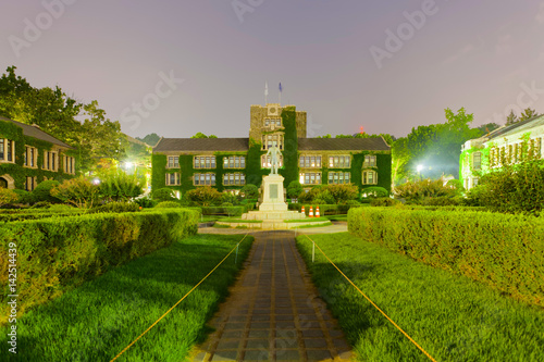 Stampa su Tela Main historical and administrative building of Younsei University - Seoul, South
