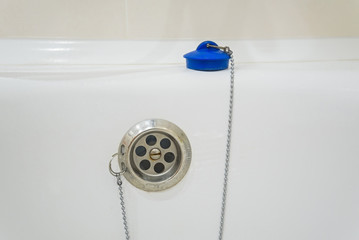 Overflow-prevention device in bathtub