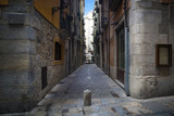Fototapeta Na drzwi - Old city street in Girona.
